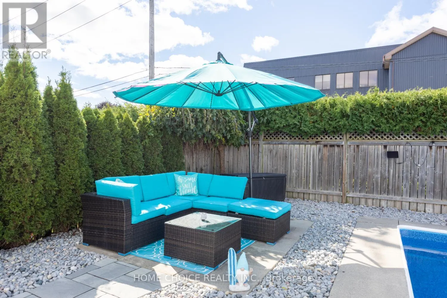 961 CURTIS CRESCENT