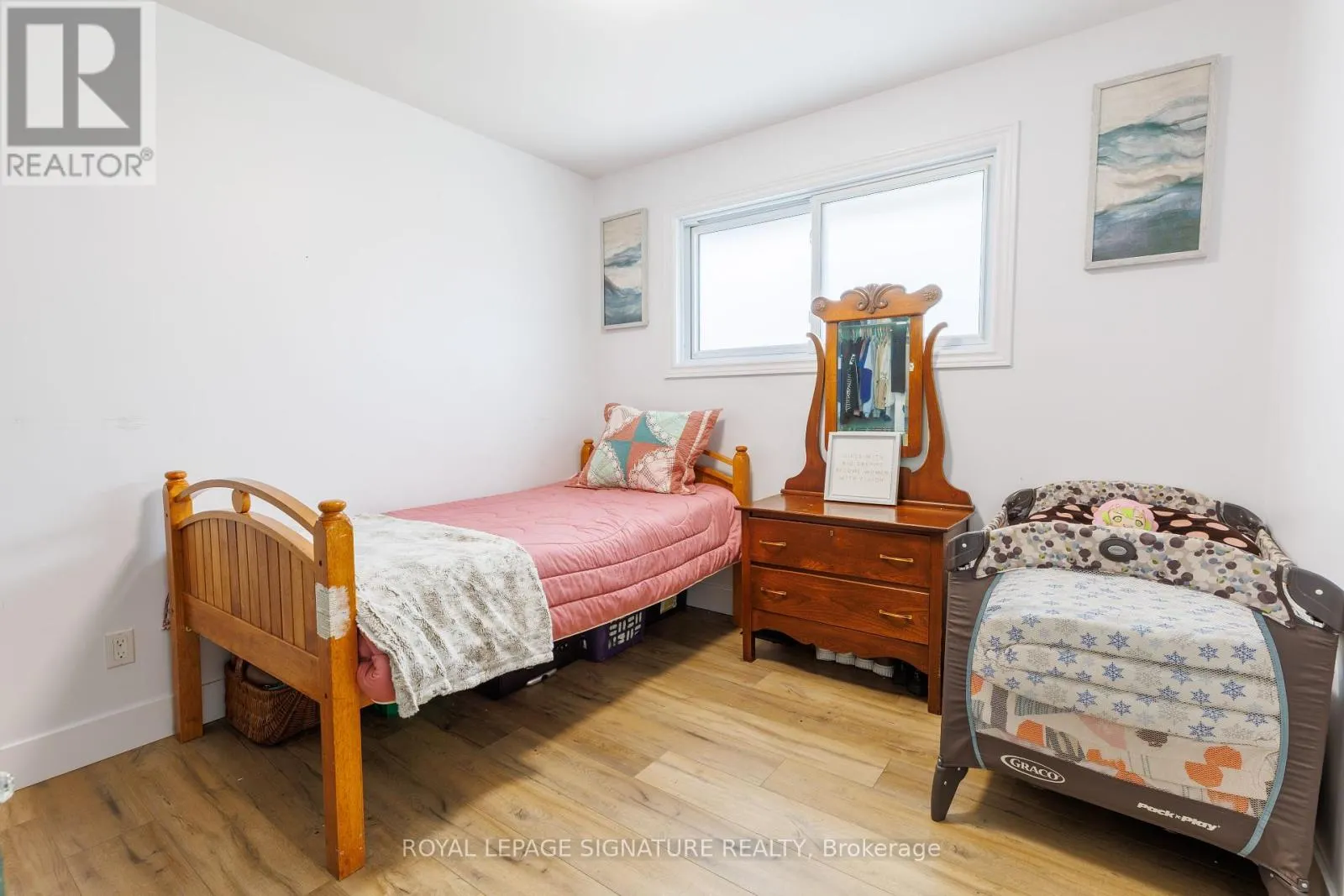 18 SILVERDALE CRESCENT