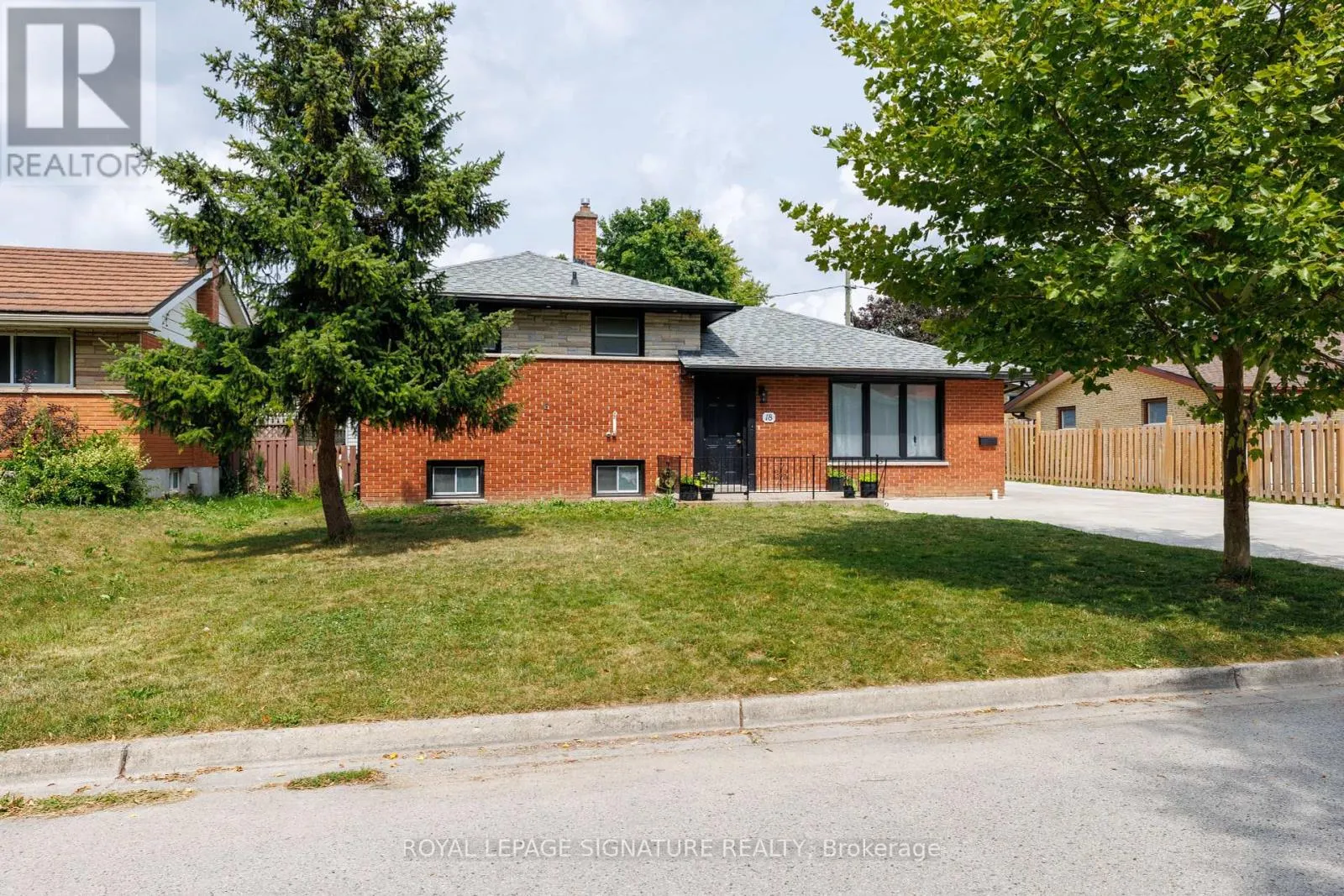 18 SILVERDALE CRESCENT
