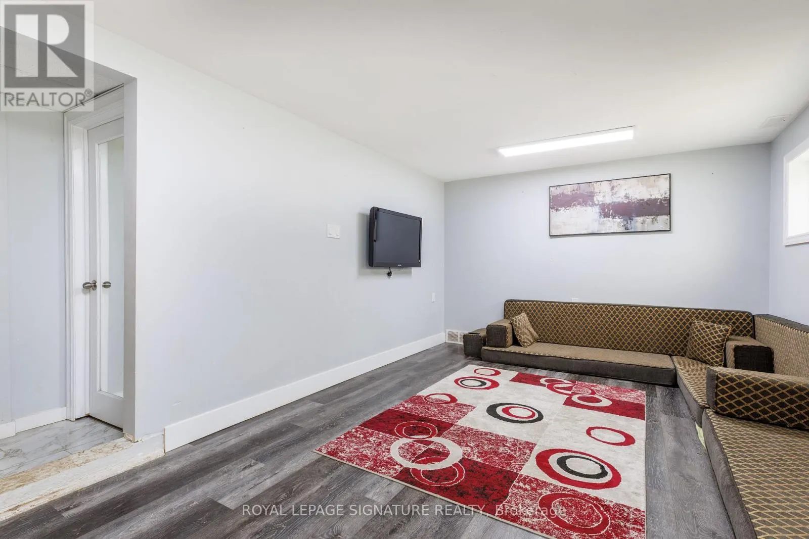 18 SILVERDALE CRESCENT
