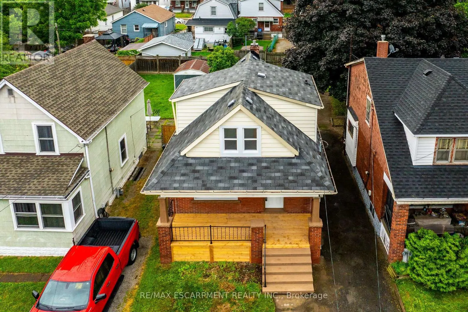 20 CROSTHWAITE AVENUE N