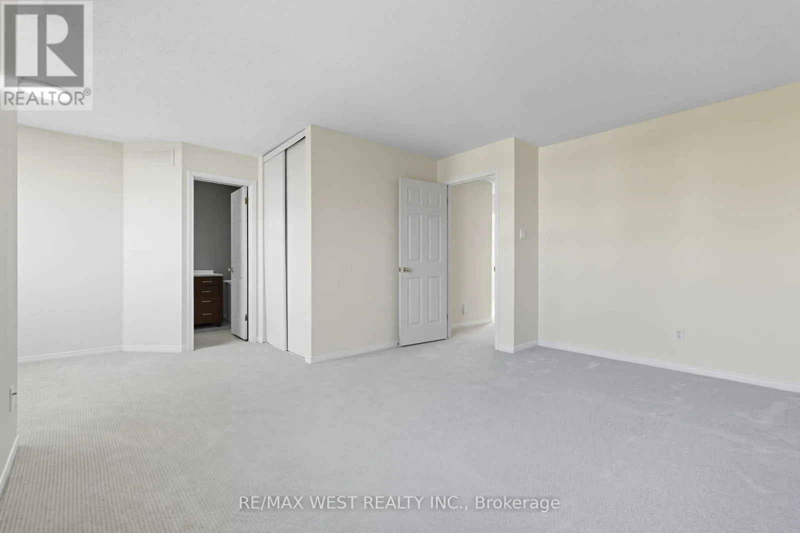 119 DEERFOX DRIVE