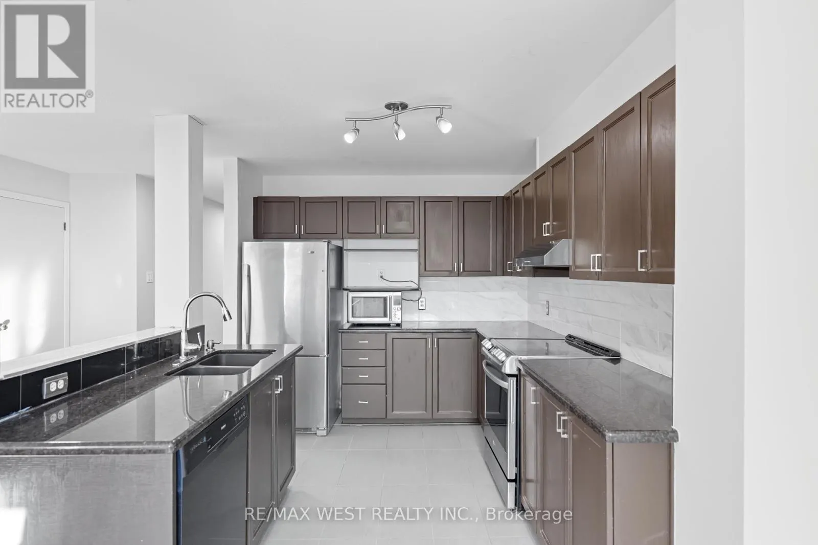 119 DEERFOX DRIVE