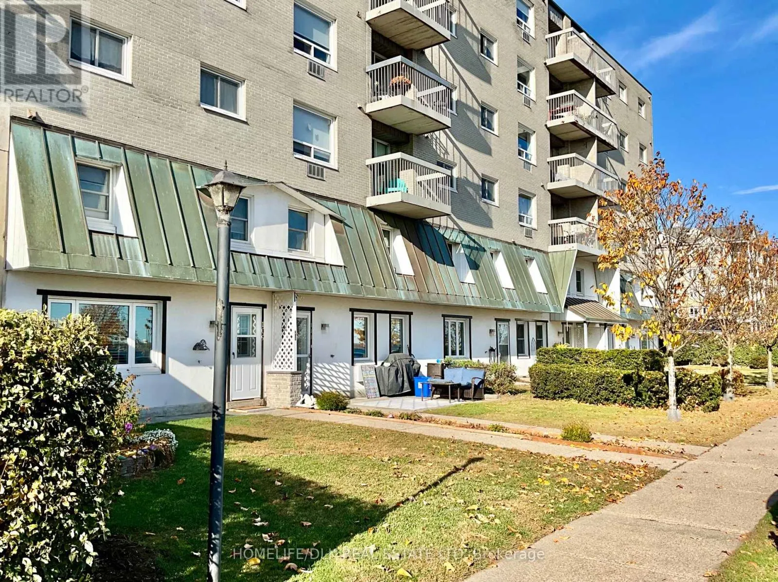 109 - 235 WATER STREET W