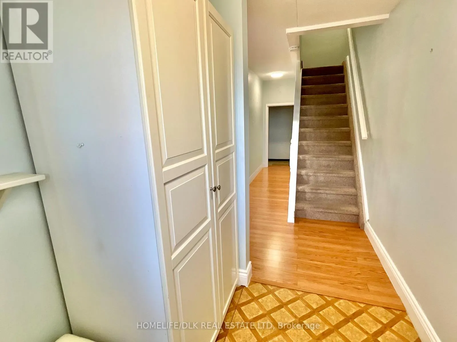 109 - 235 WATER STREET W