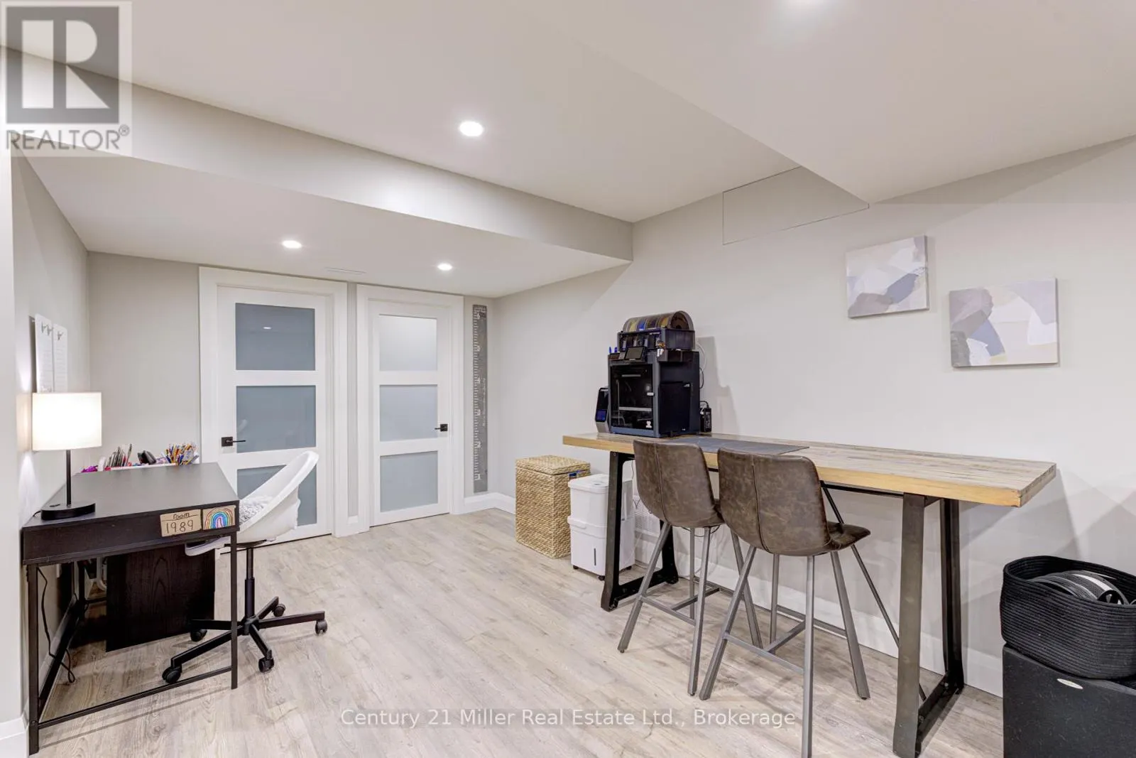 6 MAYS CRESCENT
