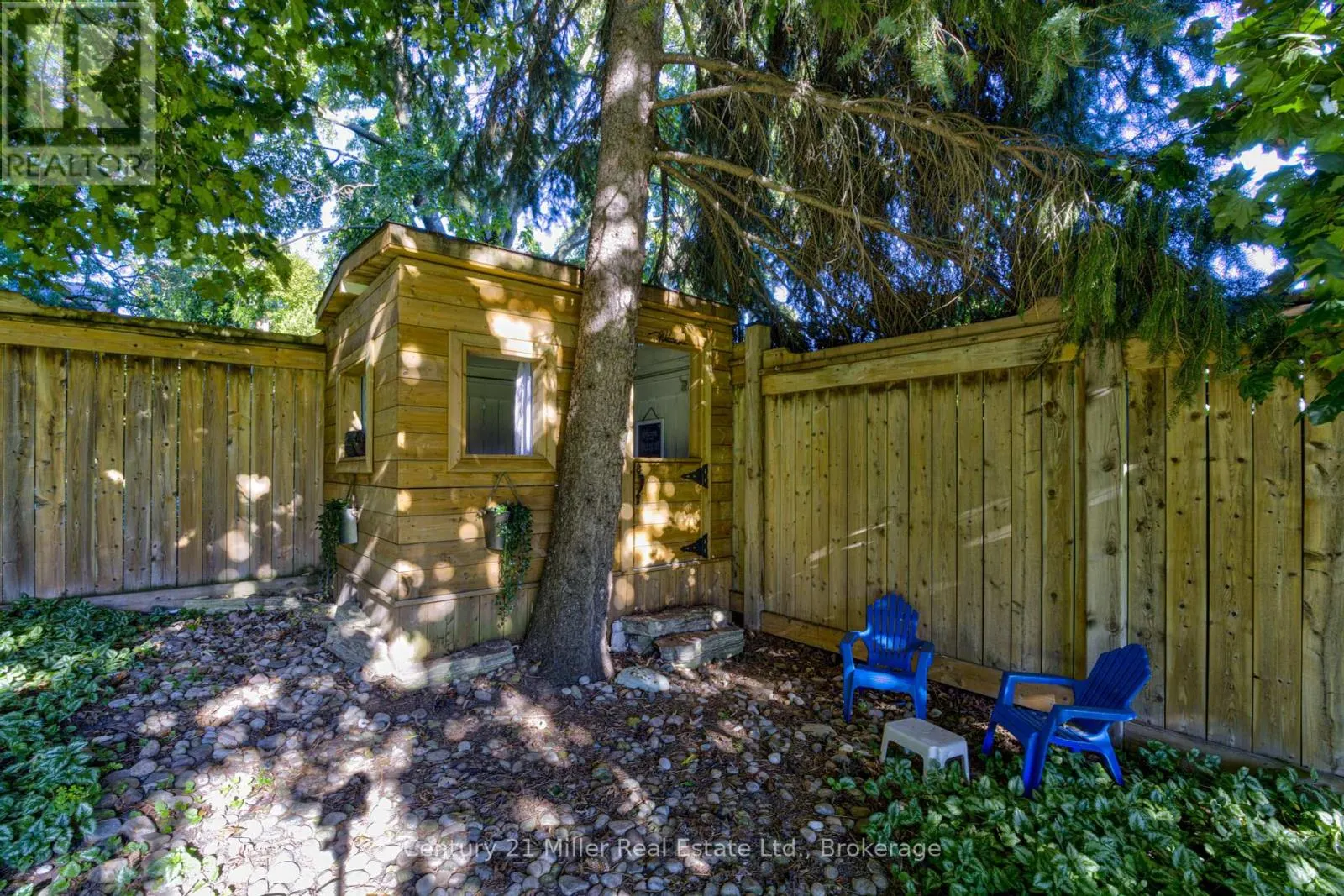 6 MAYS CRESCENT