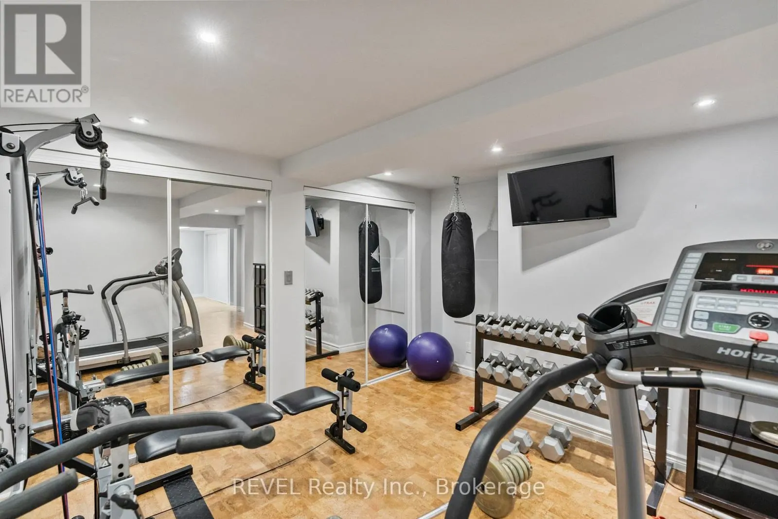 78 SOVEREIGN DRIVE