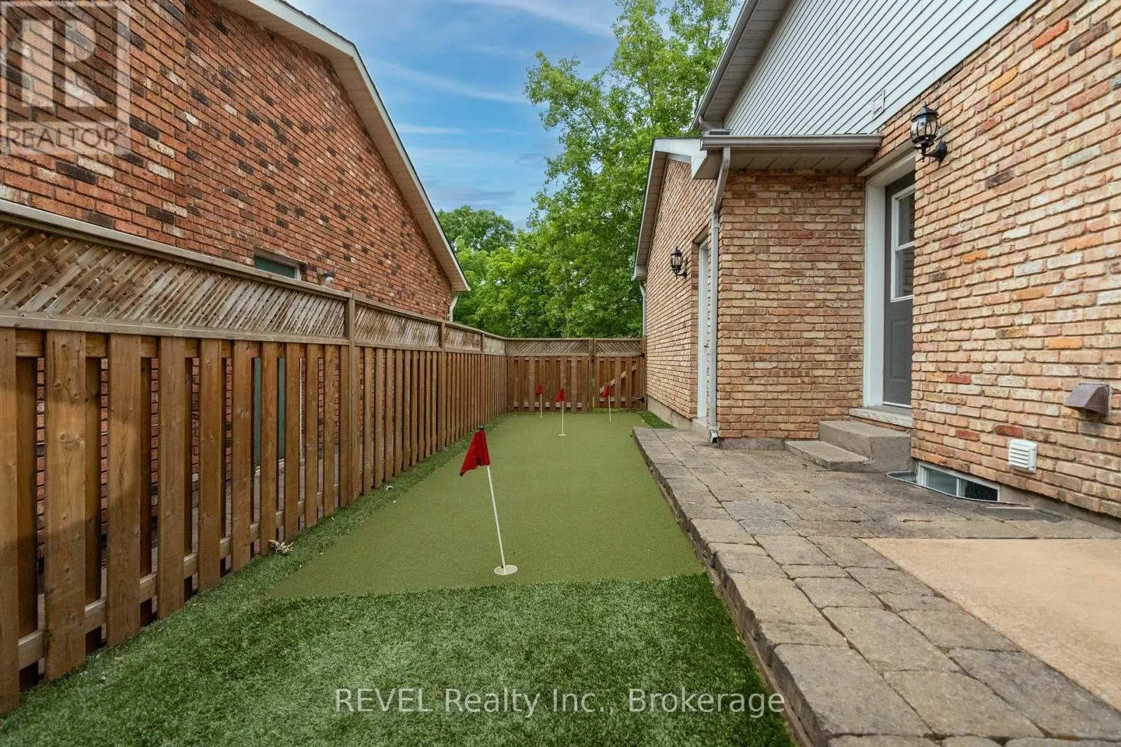 78 SOVEREIGN DRIVE