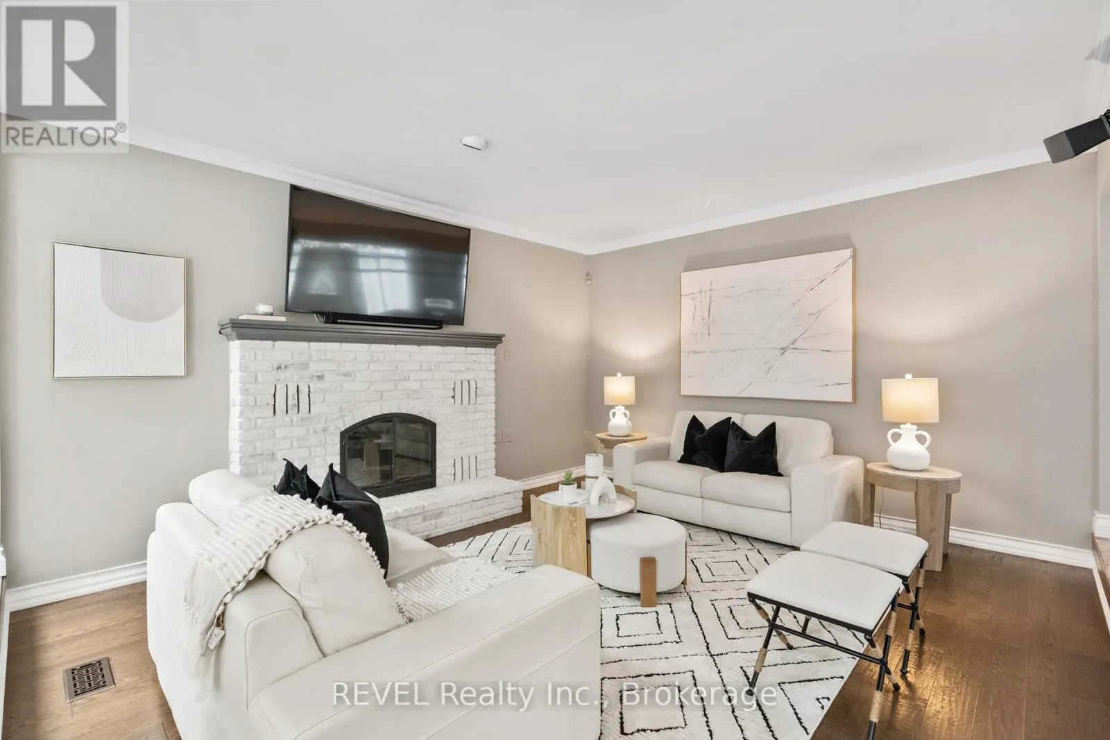 78 SOVEREIGN DRIVE