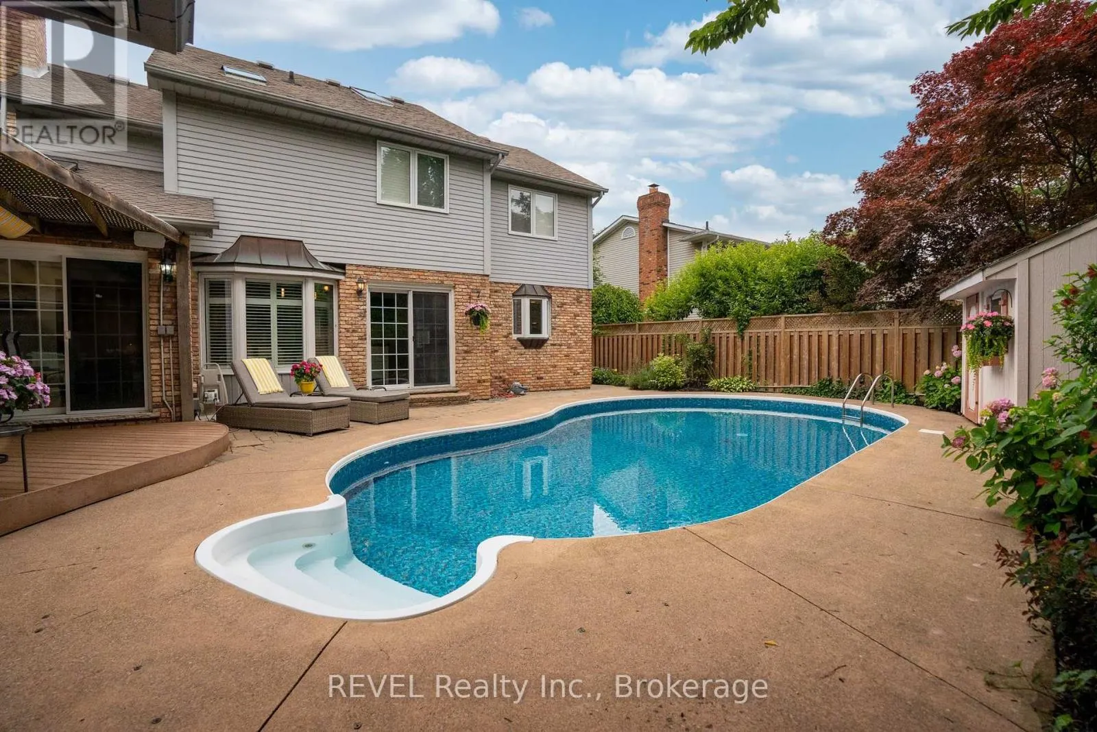 78 SOVEREIGN DRIVE