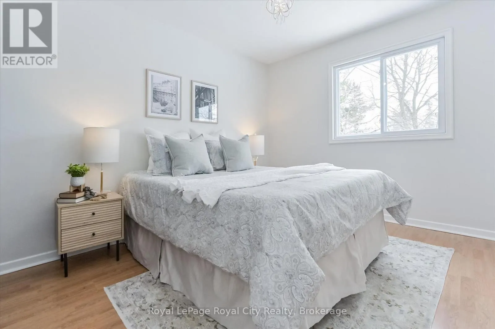 15 WELLINGTON DRIVE
