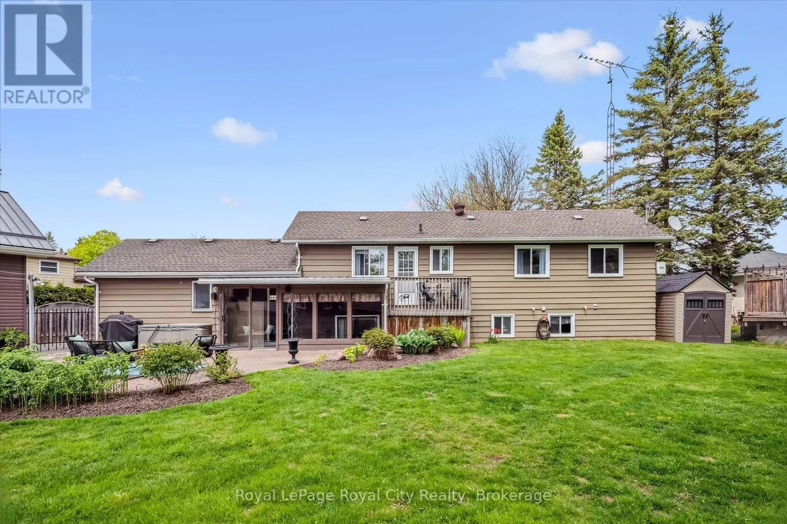 15 WELLINGTON DRIVE