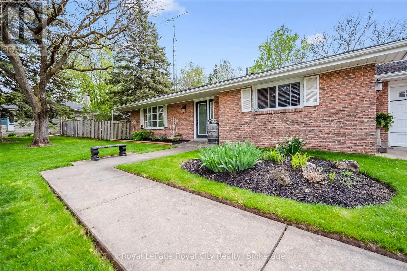 15 WELLINGTON DRIVE