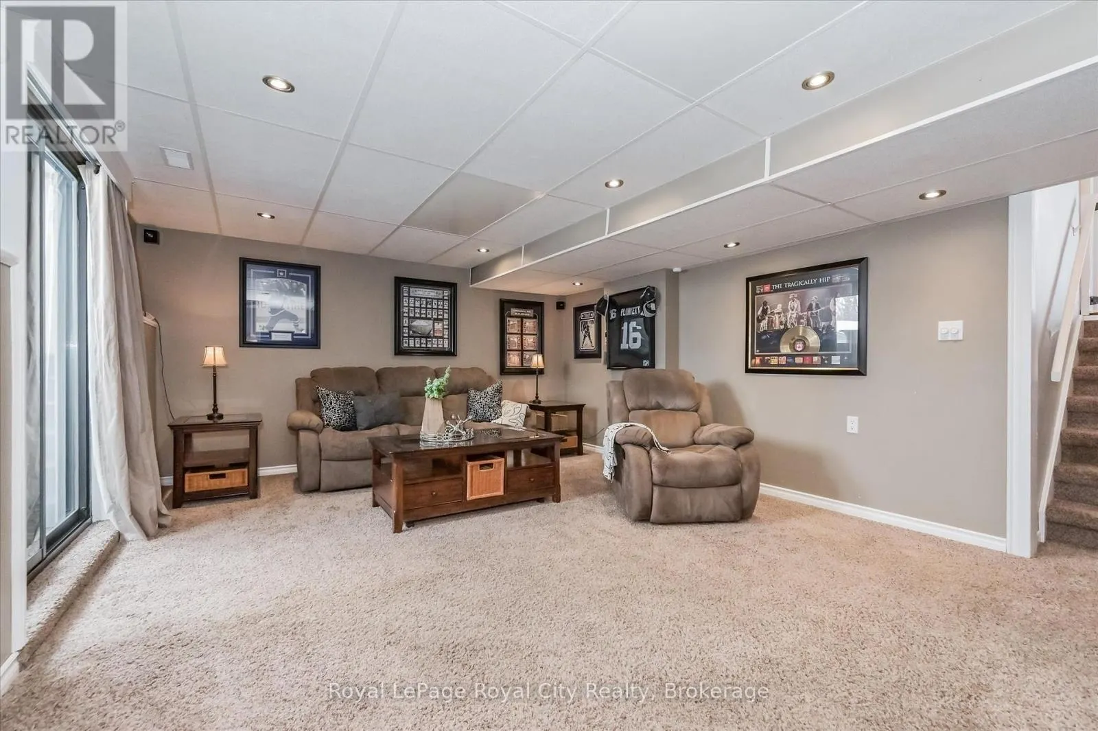 15 WELLINGTON DRIVE