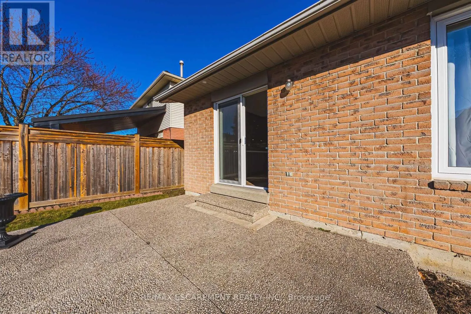 103 BROUGHTON AVENUE