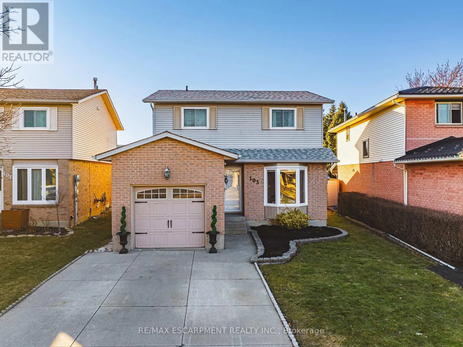 103 BROUGHTON AVENUE