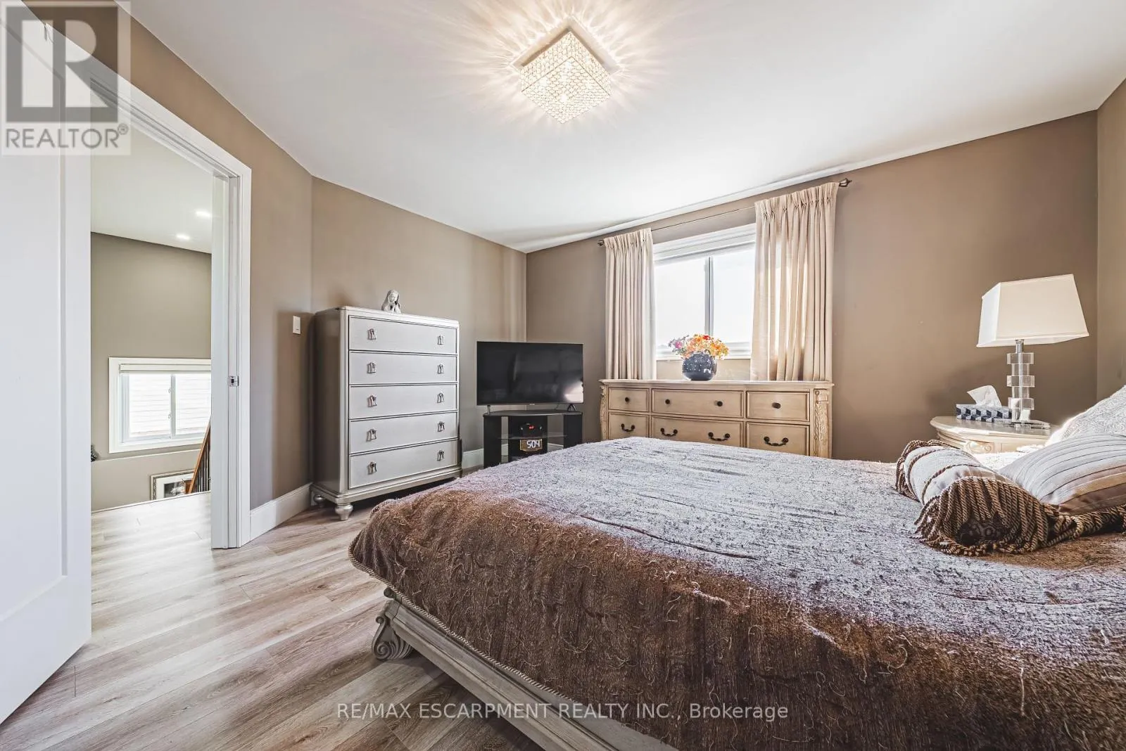 103 BROUGHTON AVENUE