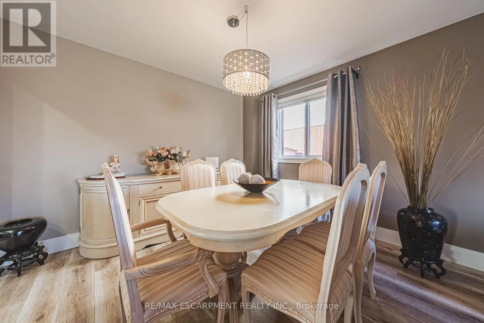 103 BROUGHTON AVENUE