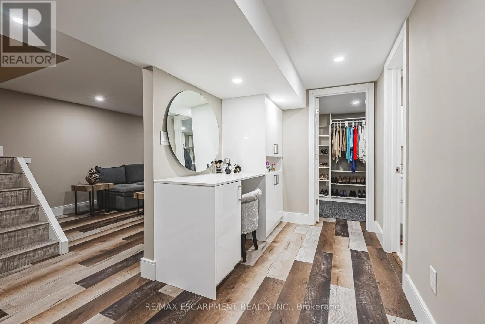 103 BROUGHTON AVENUE