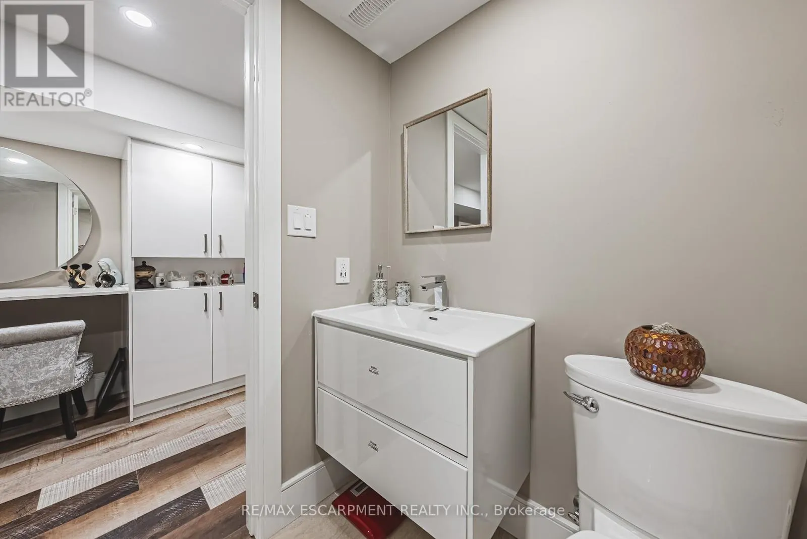 103 BROUGHTON AVENUE