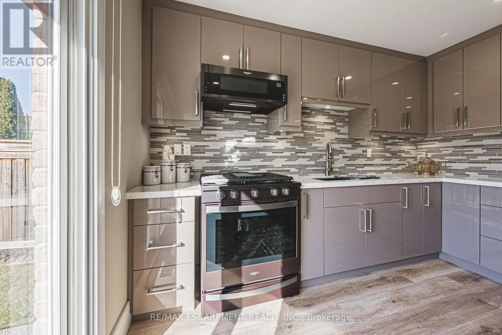 103 BROUGHTON AVENUE