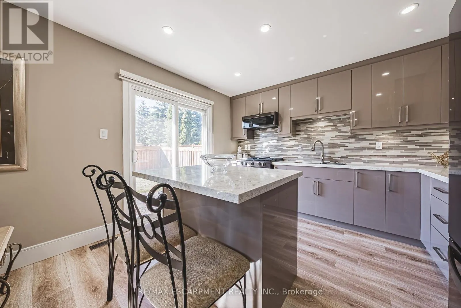 103 BROUGHTON AVENUE