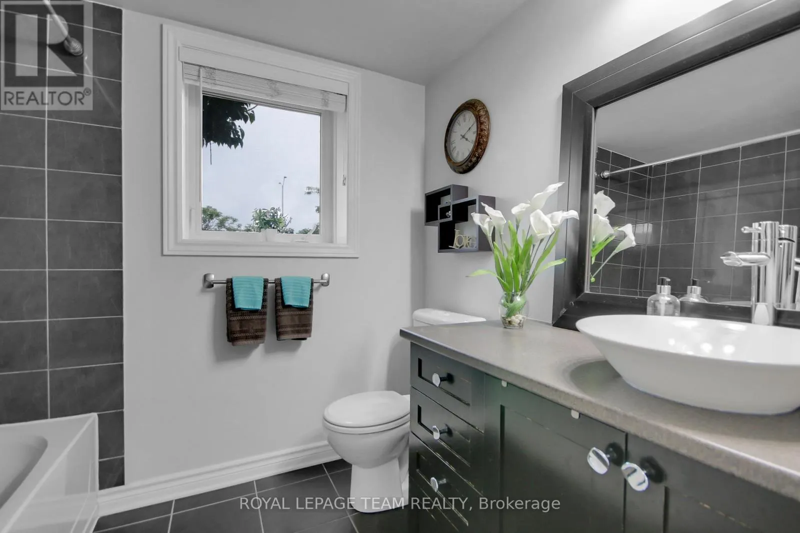 2 - 565 STONEFIELD PRIVATE