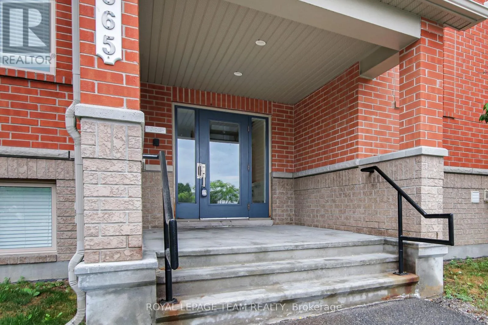 2 - 565 STONEFIELD PRIVATE