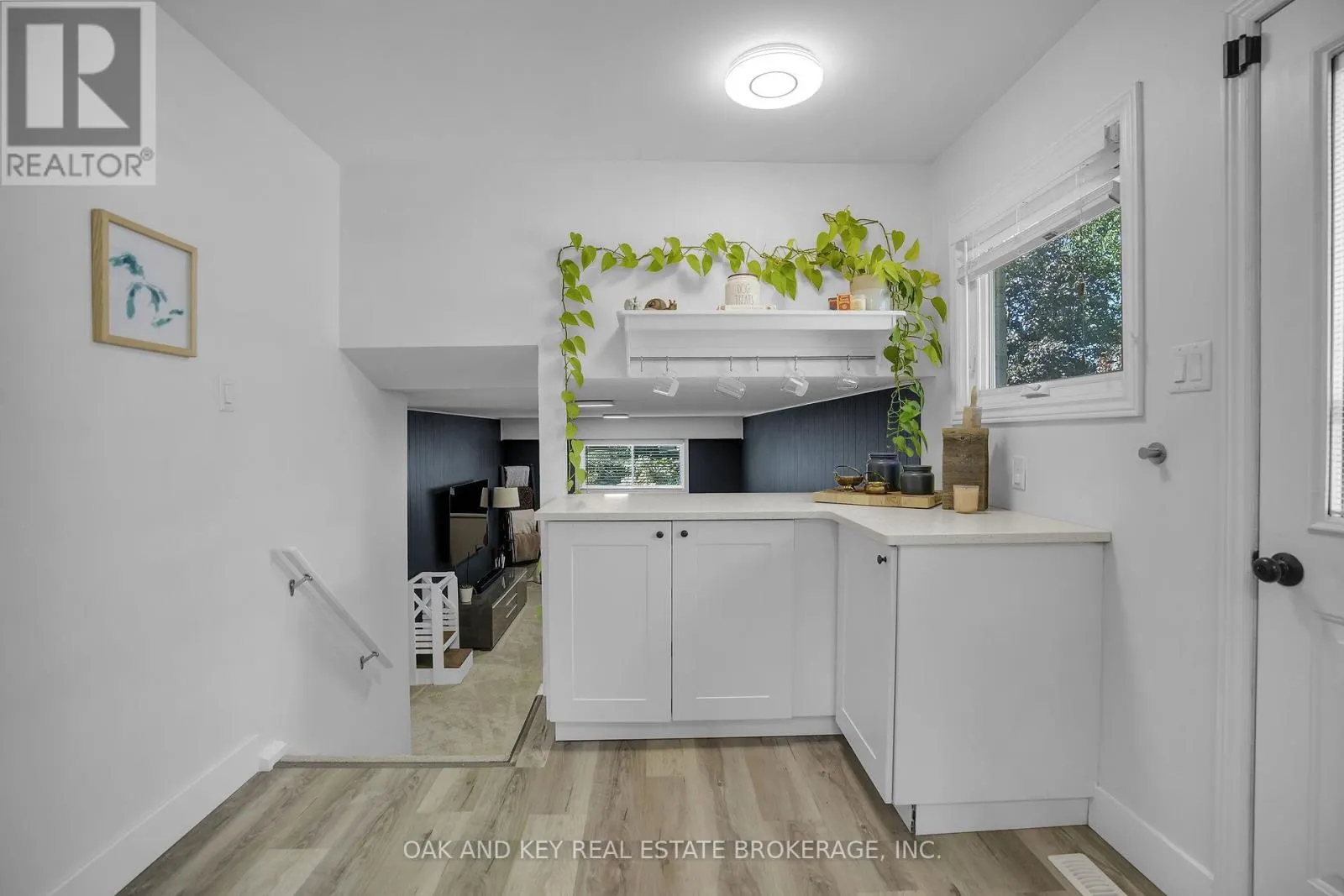 94 EDMUNDS CRESCENT