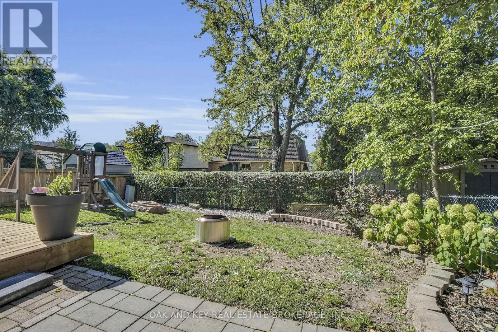 94 EDMUNDS CRESCENT