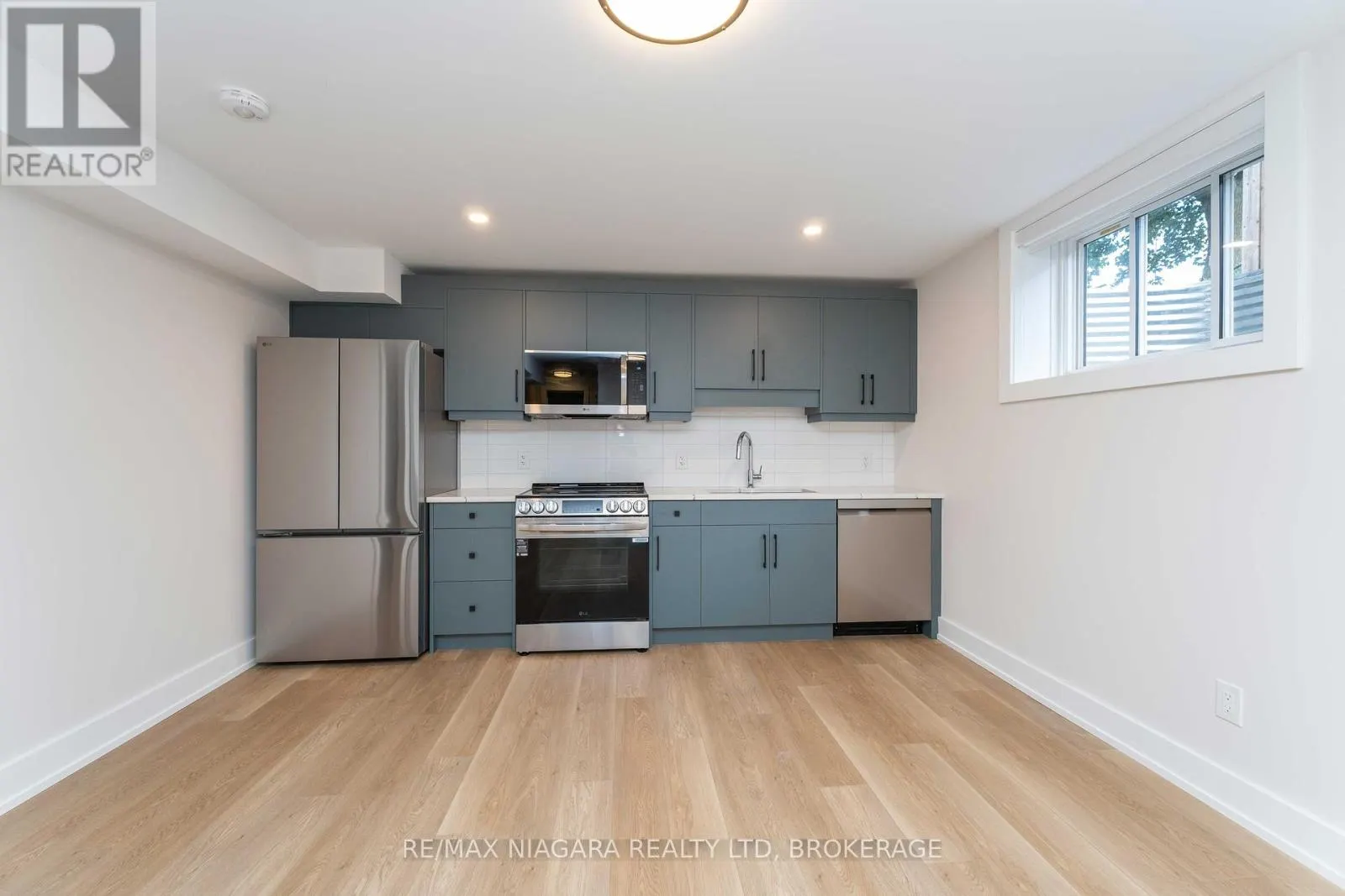B - 35 BUCHANAN ROAD, #B