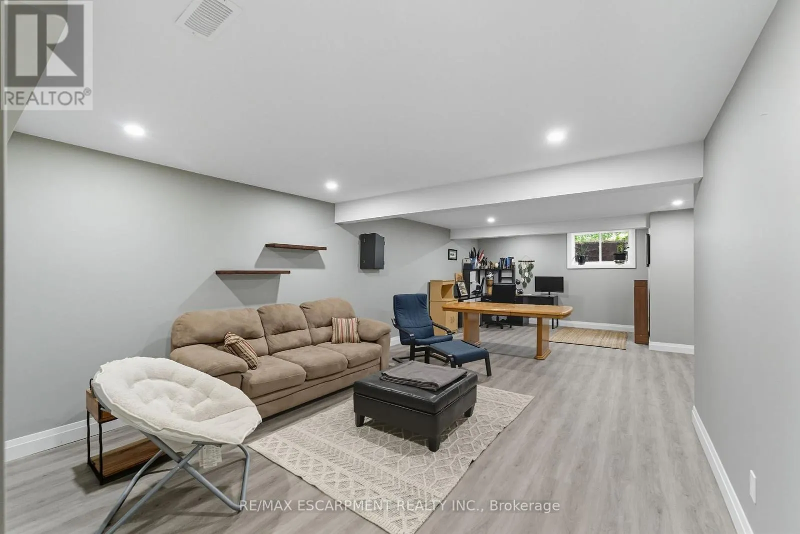 1053 BAY STREET
