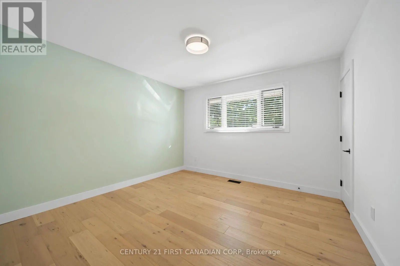 21 MARBENOR CRESCENT