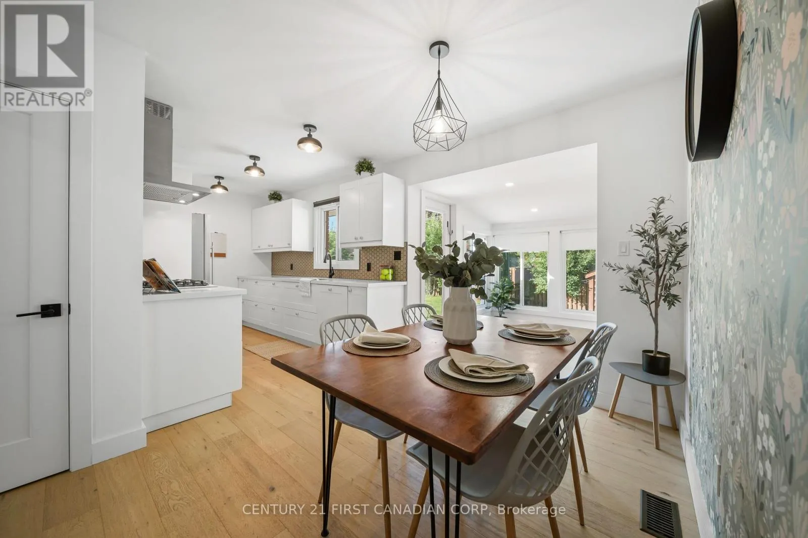 21 MARBENOR CRESCENT