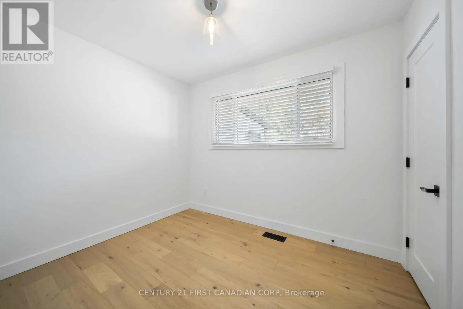 21 MARBENOR CRESCENT