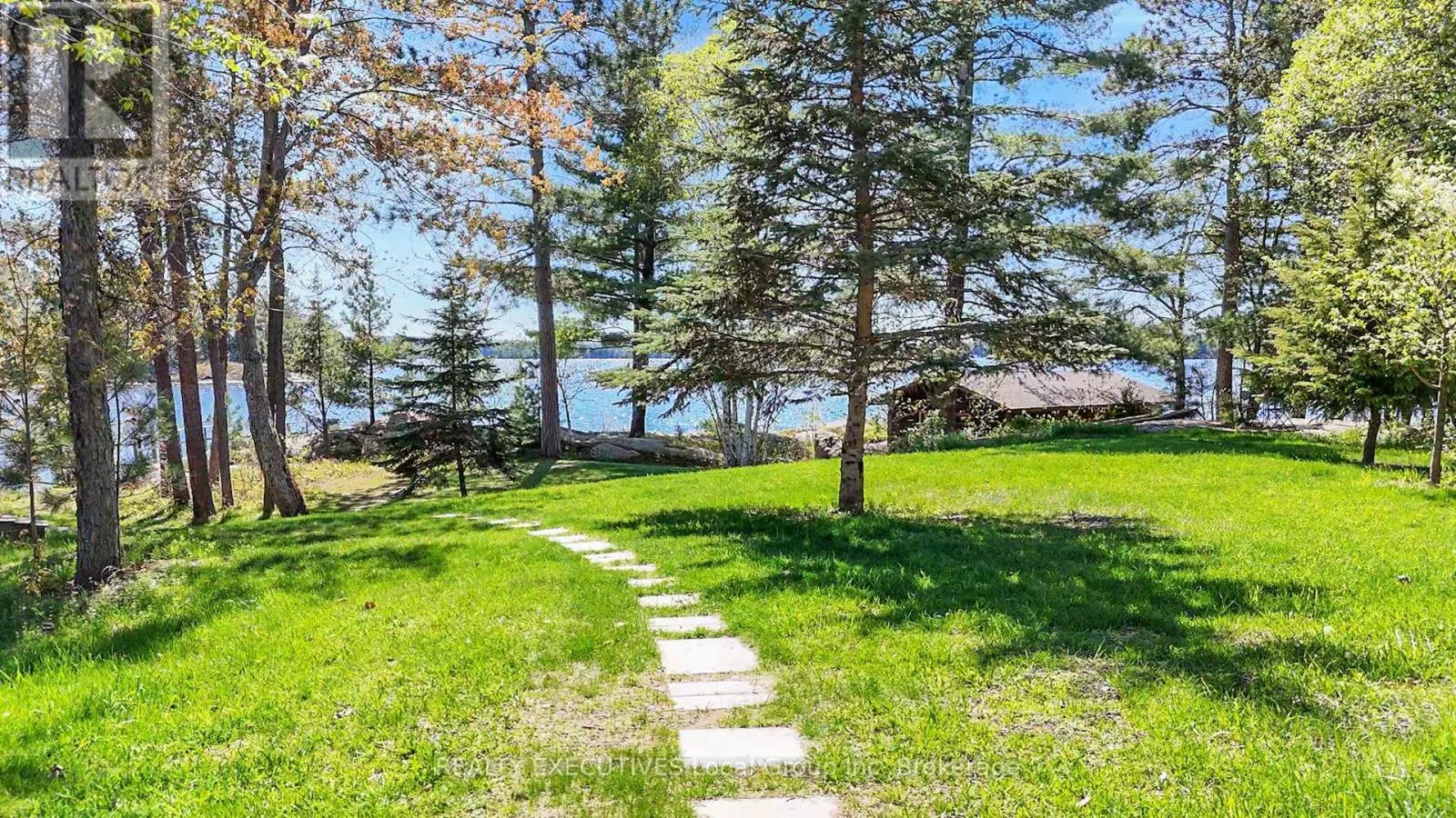 103 HUNTERS BAY ROAD