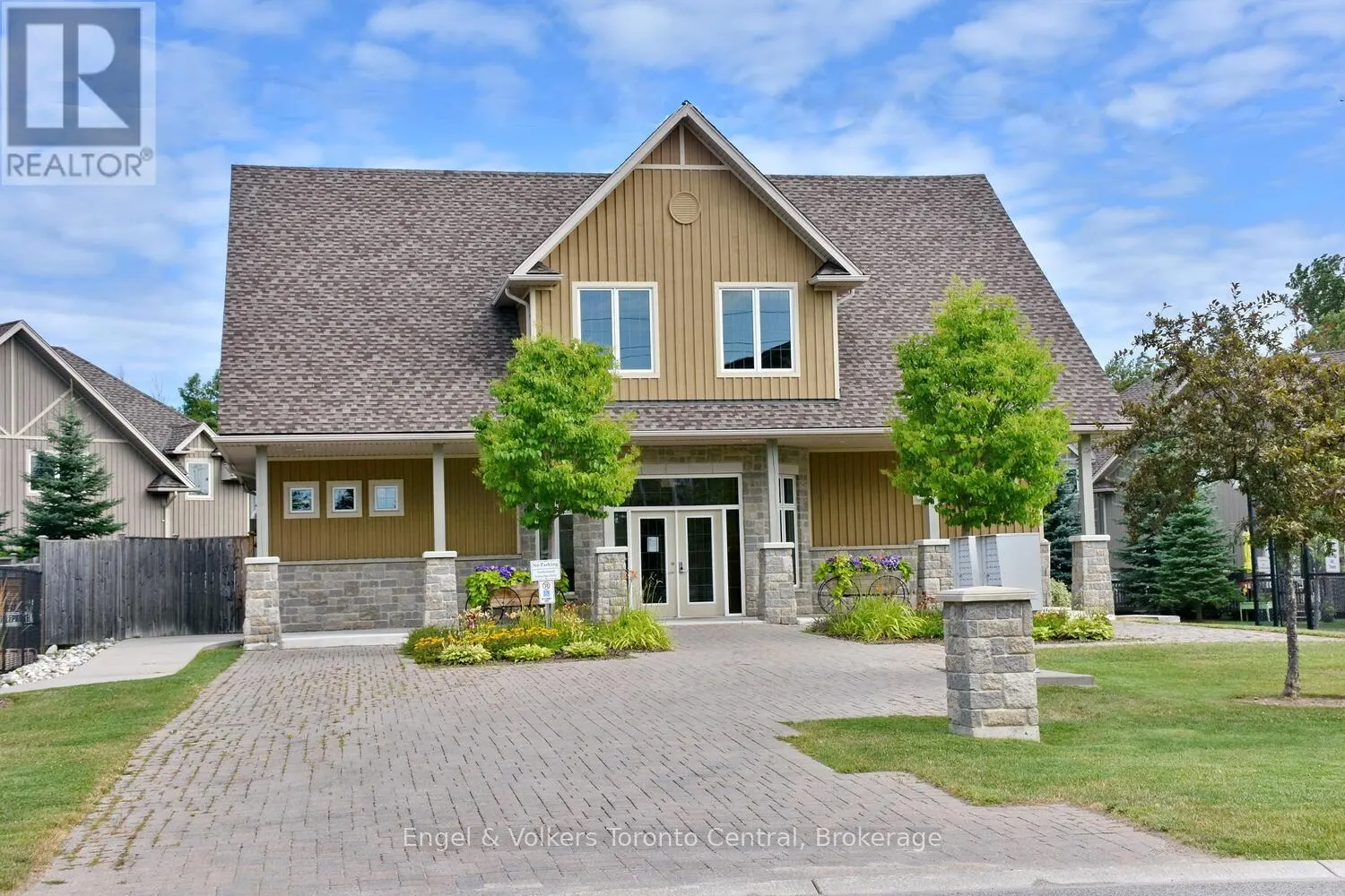 47 MEADOWBROOK LANE