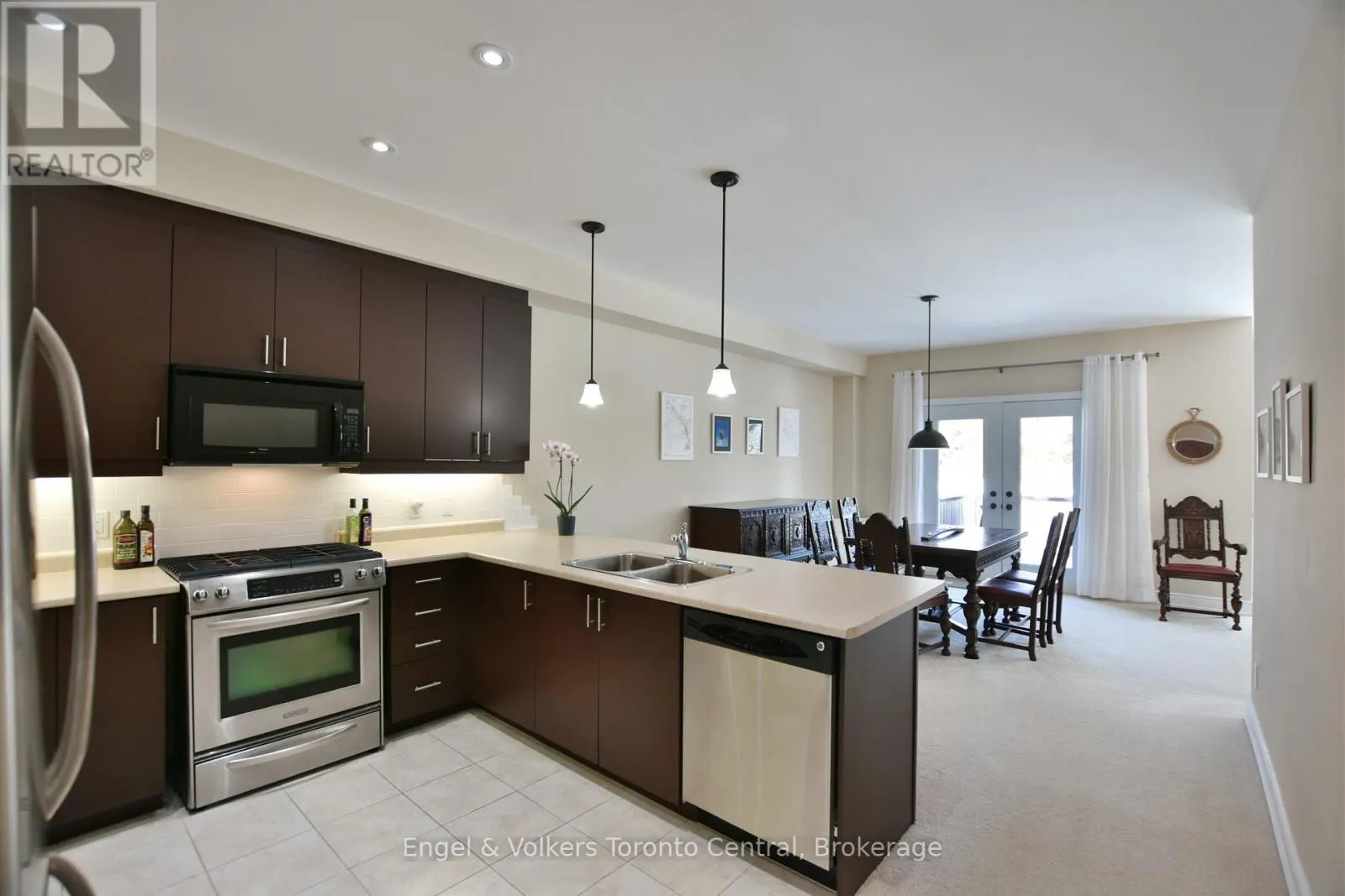 47 MEADOWBROOK LANE