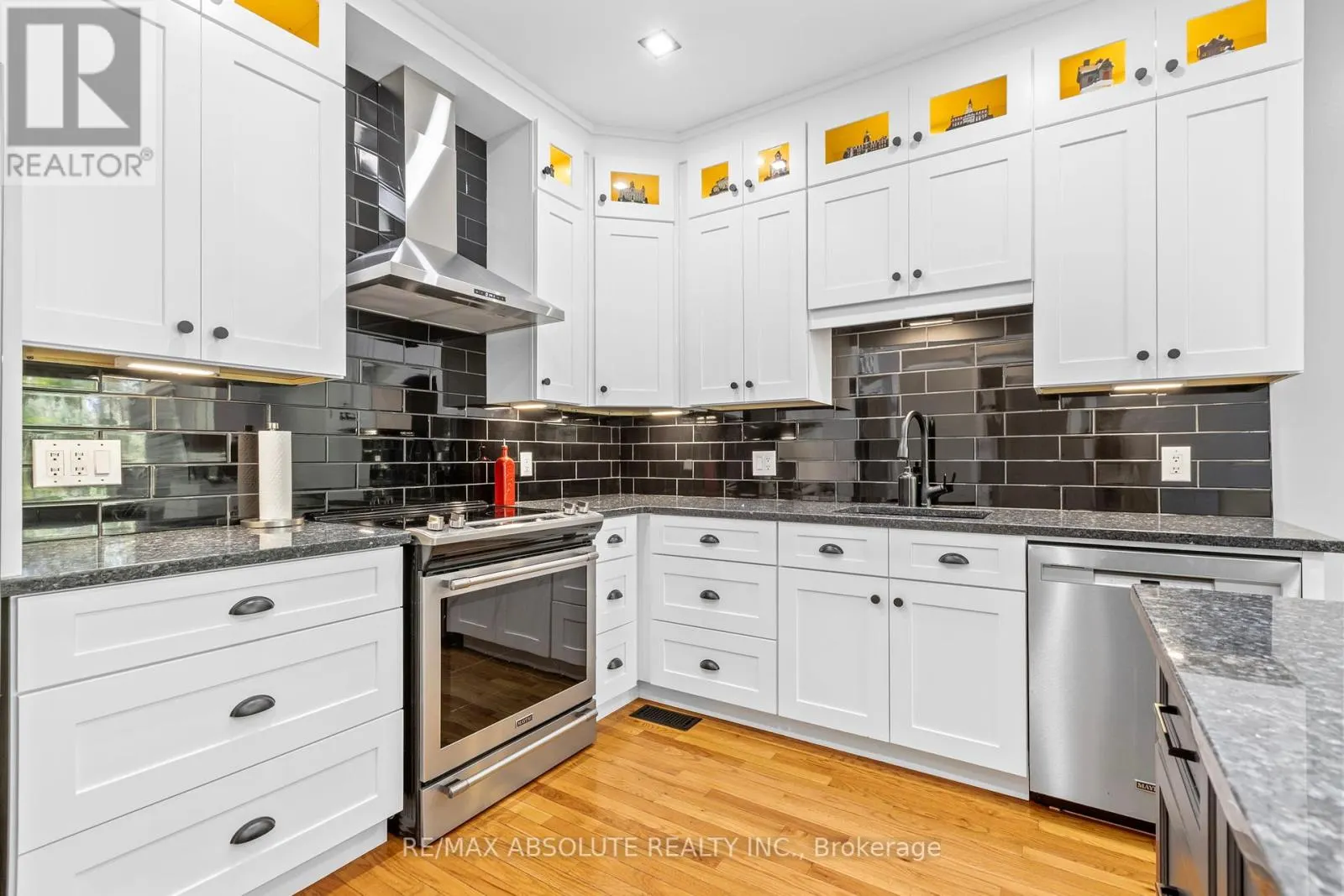 52 STONECROFT TERRACE