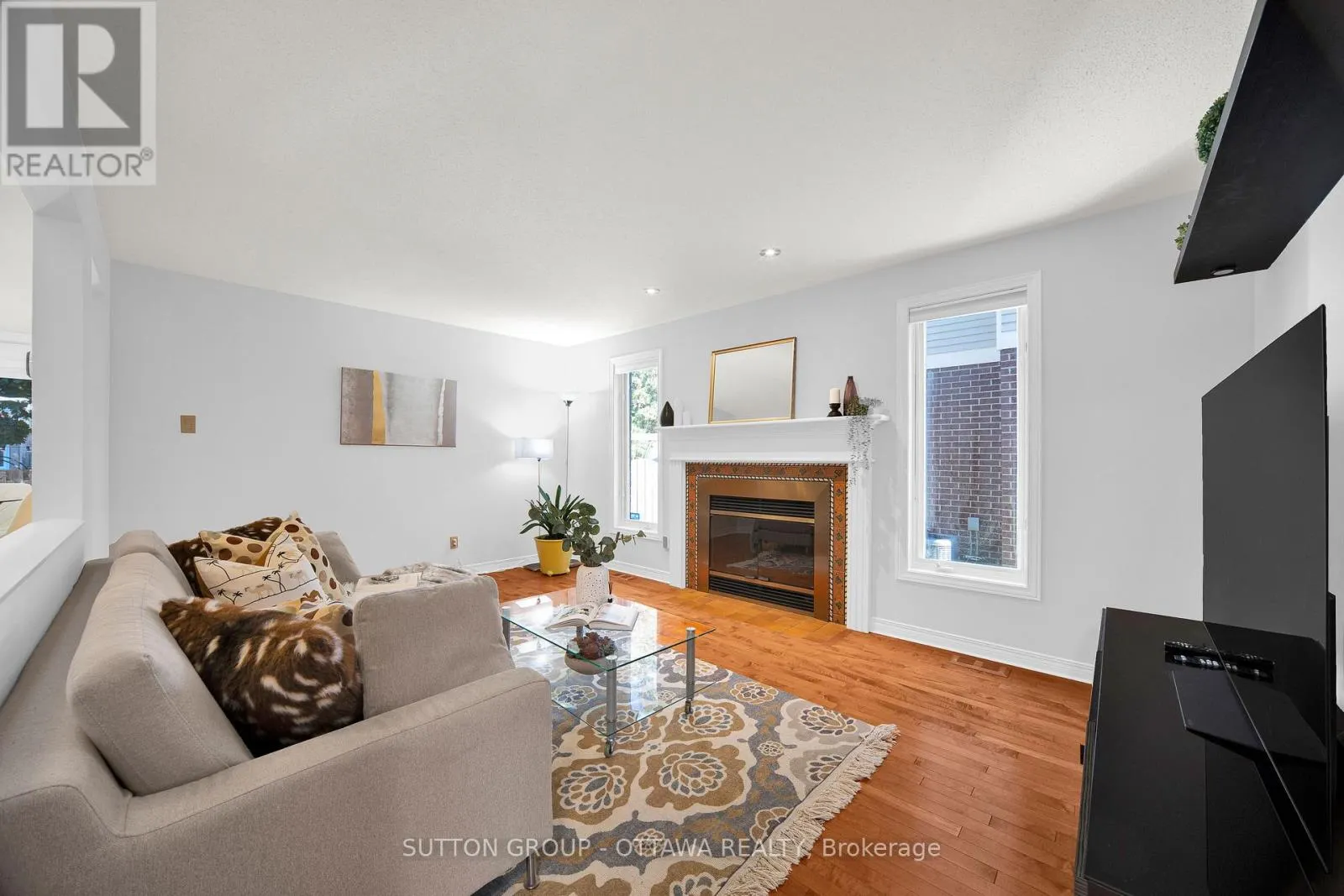 15 ROSEMEADE PLACE