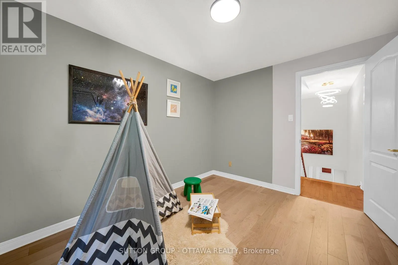 15 ROSEMEADE PLACE