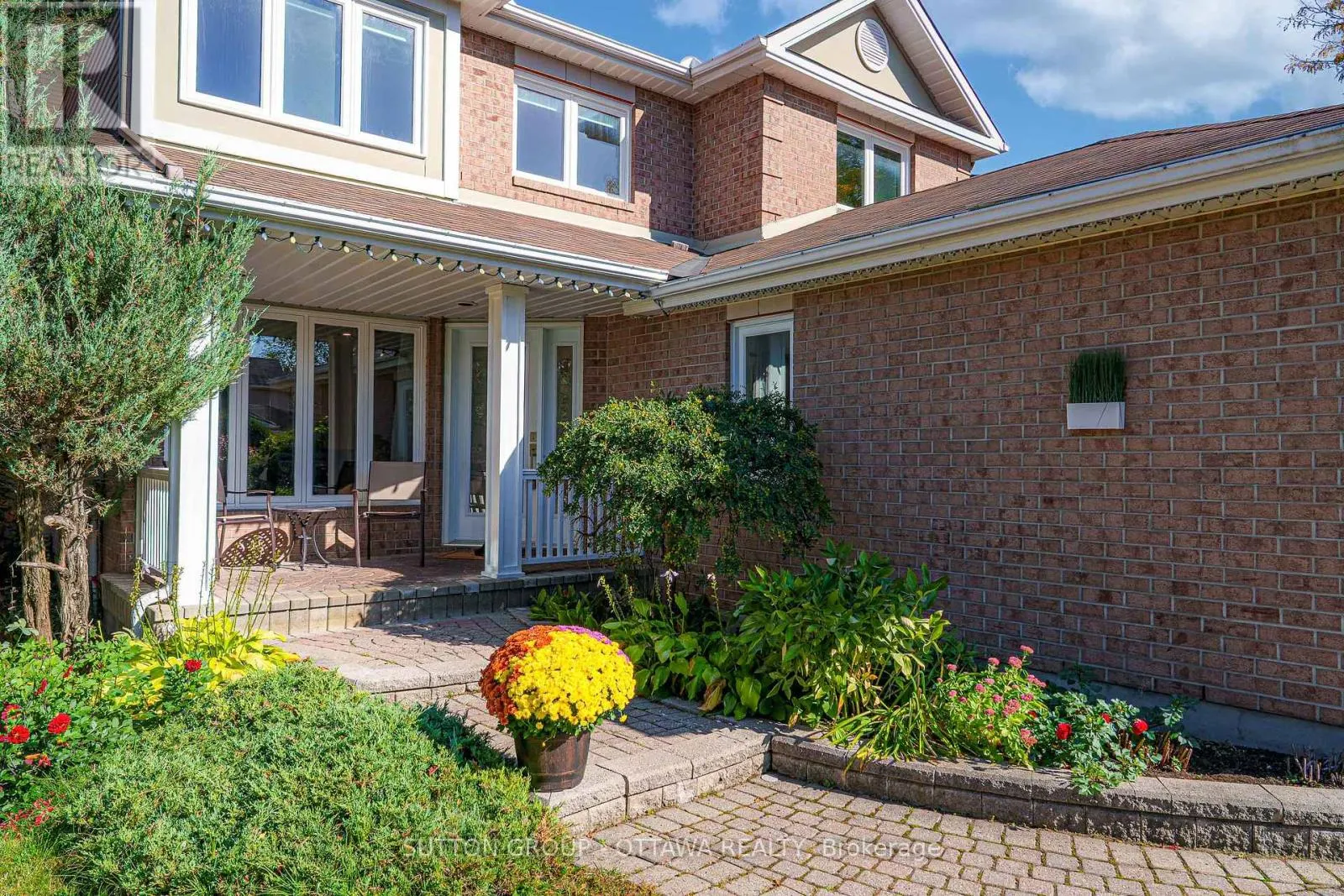 15 ROSEMEADE PLACE