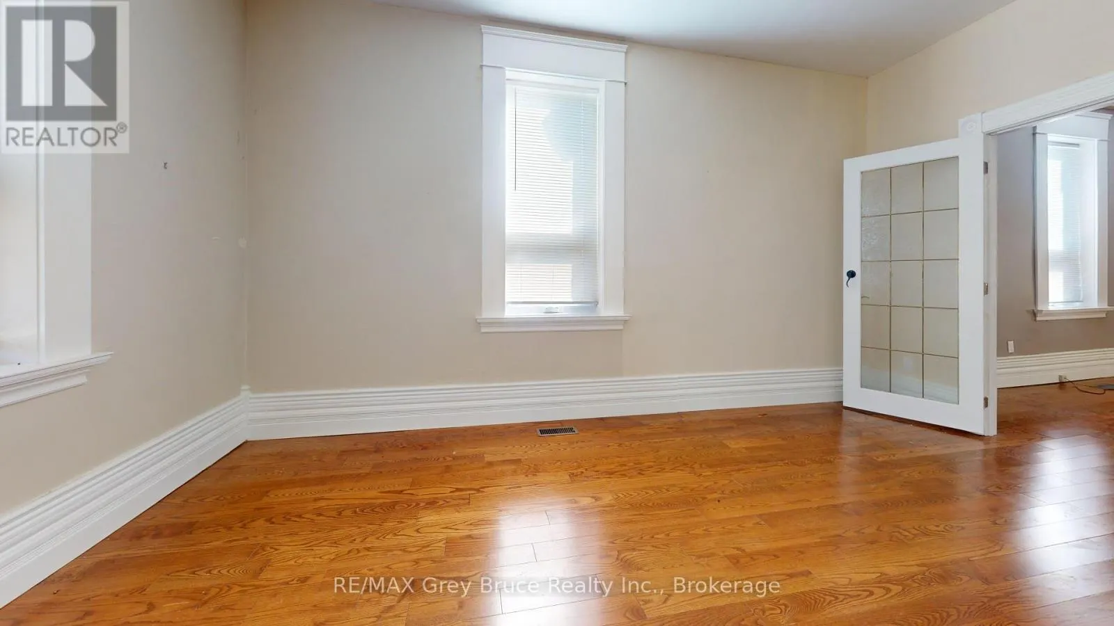 89 3RD STREET SW