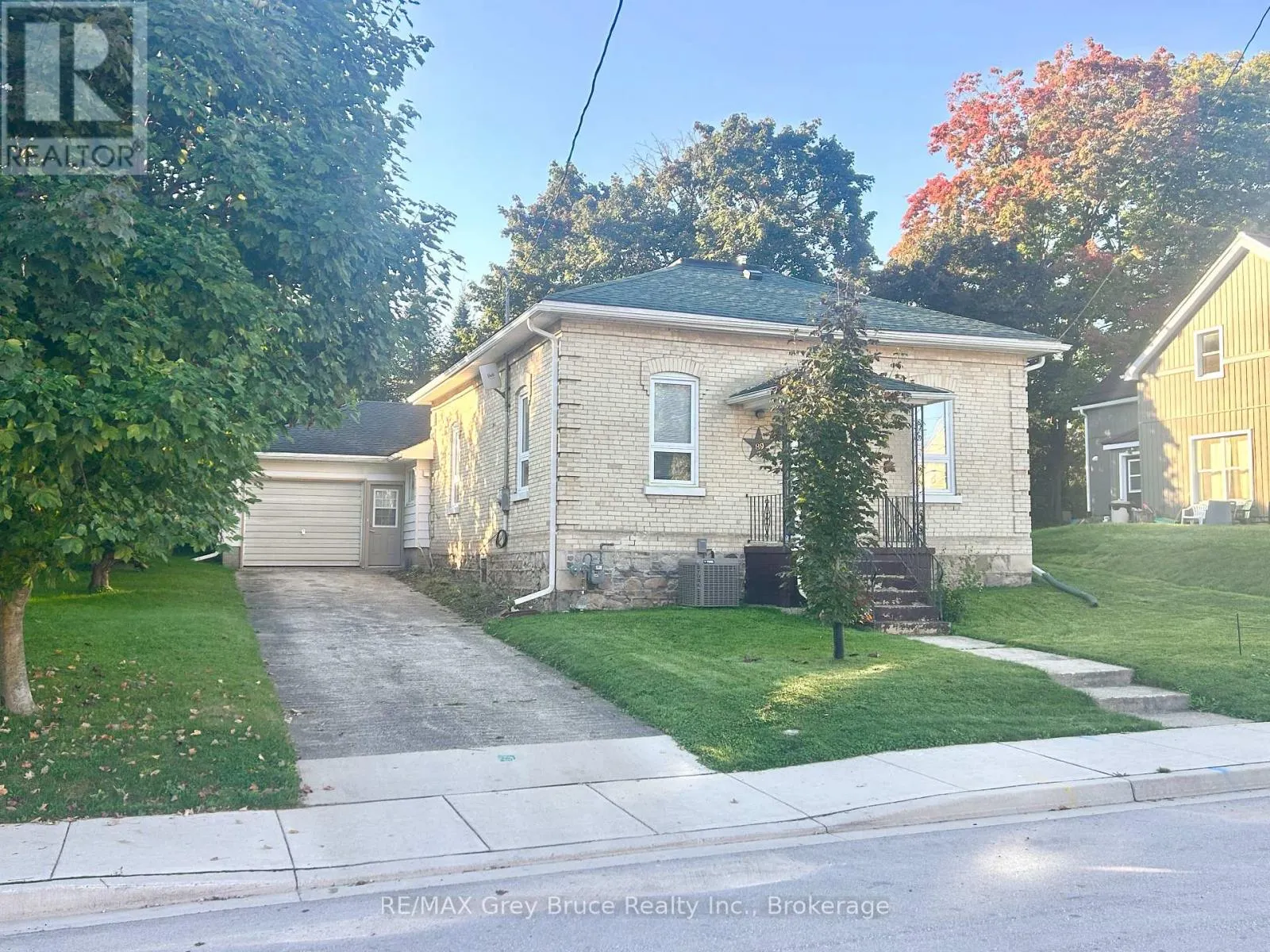 89 3RD STREET SW