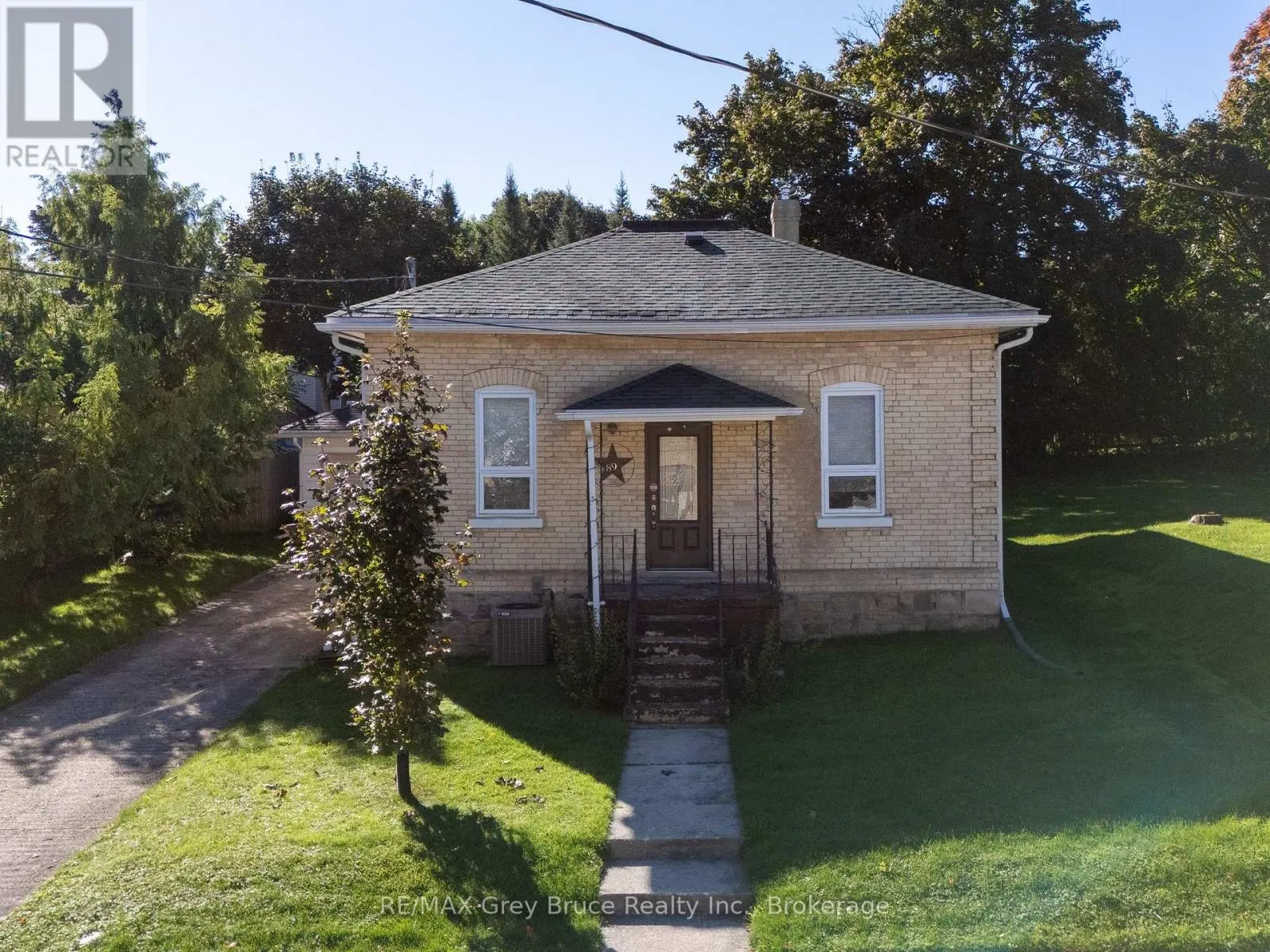 89 3RD STREET SW