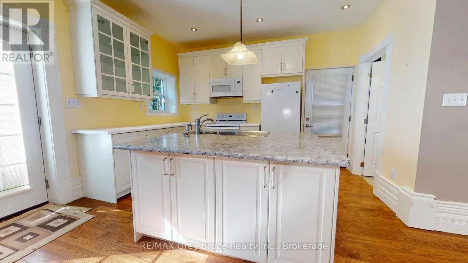 89 3RD STREET SW
