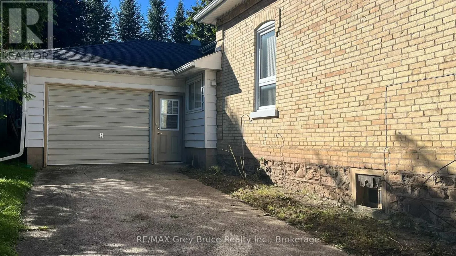 89 3RD STREET SW