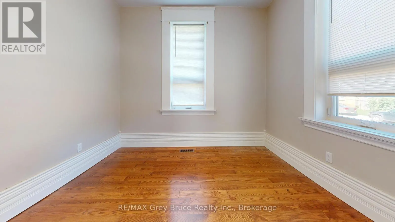 89 3RD STREET SW