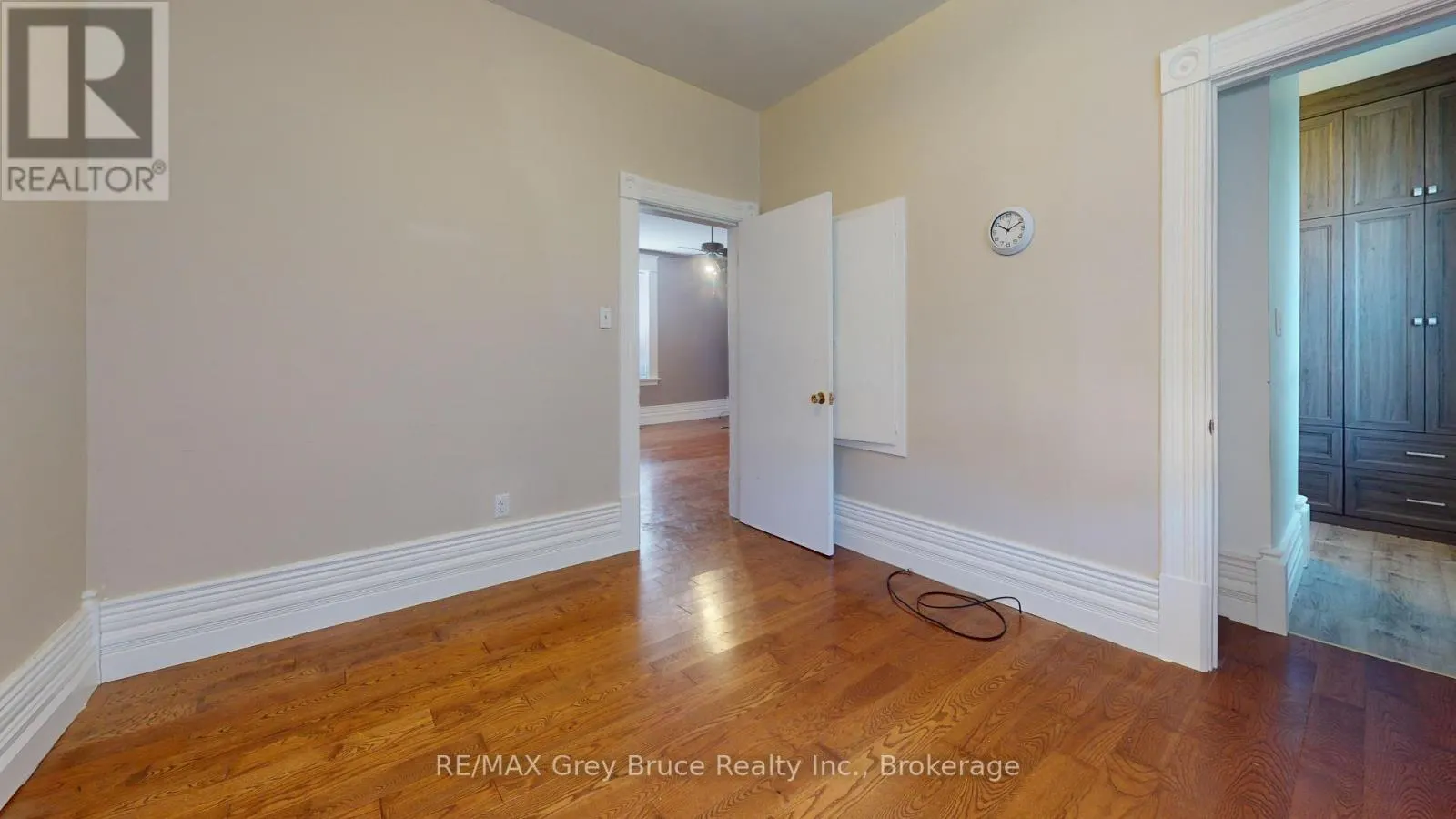 89 3RD STREET SW